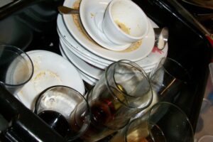 13 Best Tips on Being a Dishwasher in a Restaurant How to wash dishes by Hand Fast