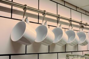 do porcelain dishes break easily