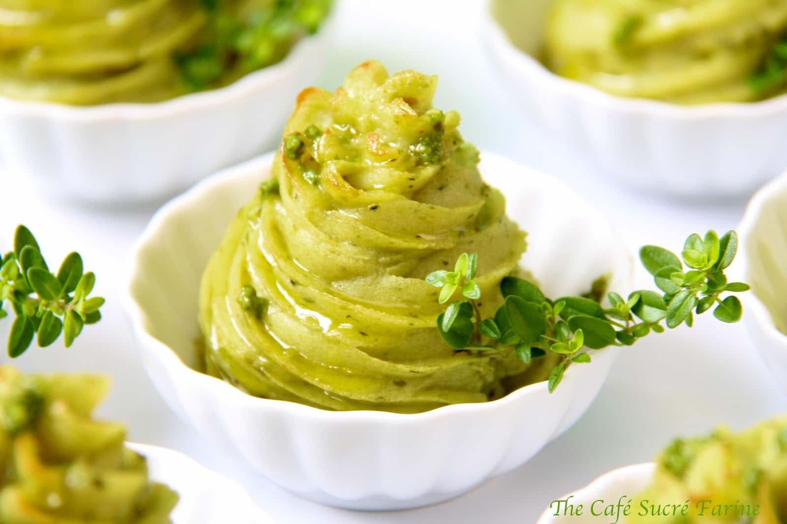 Quick Easy and Delicious Appetizer Garlic Pesto Swirls for Mother's Day