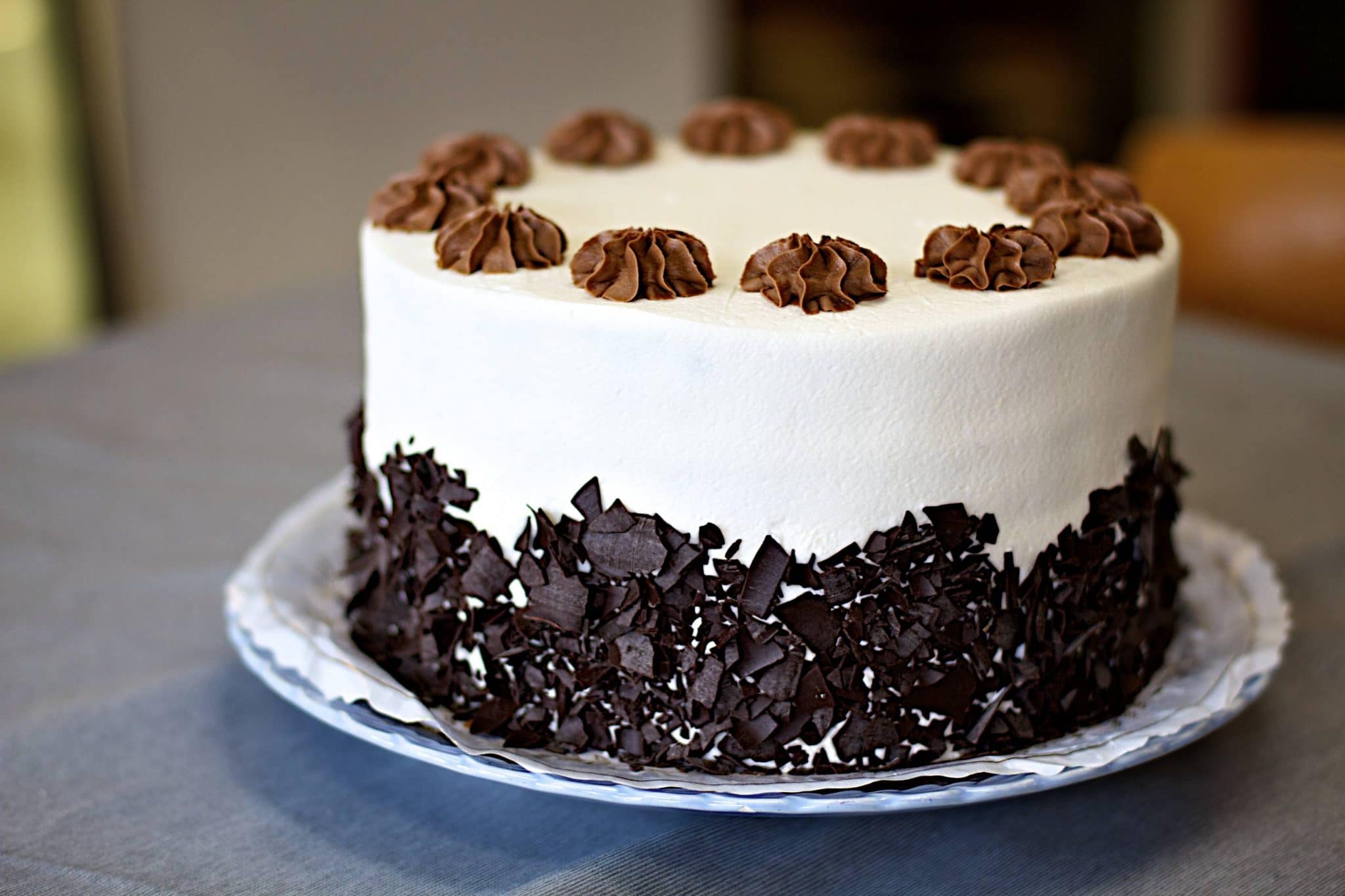 How to Bake a Moist Chocolate Cake with Cream Cheese Topping