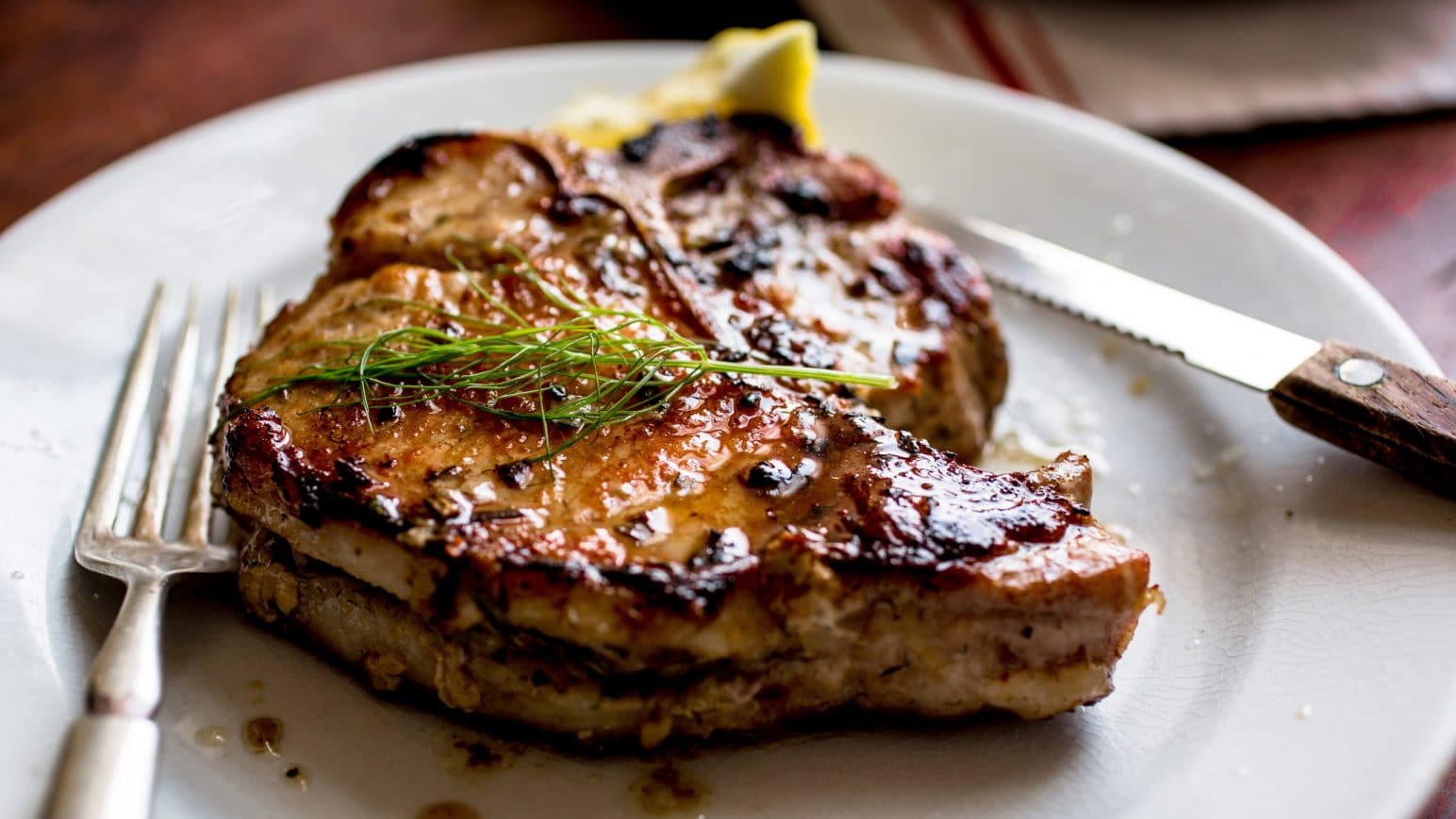 How to Bake Pork Chops in the Oven