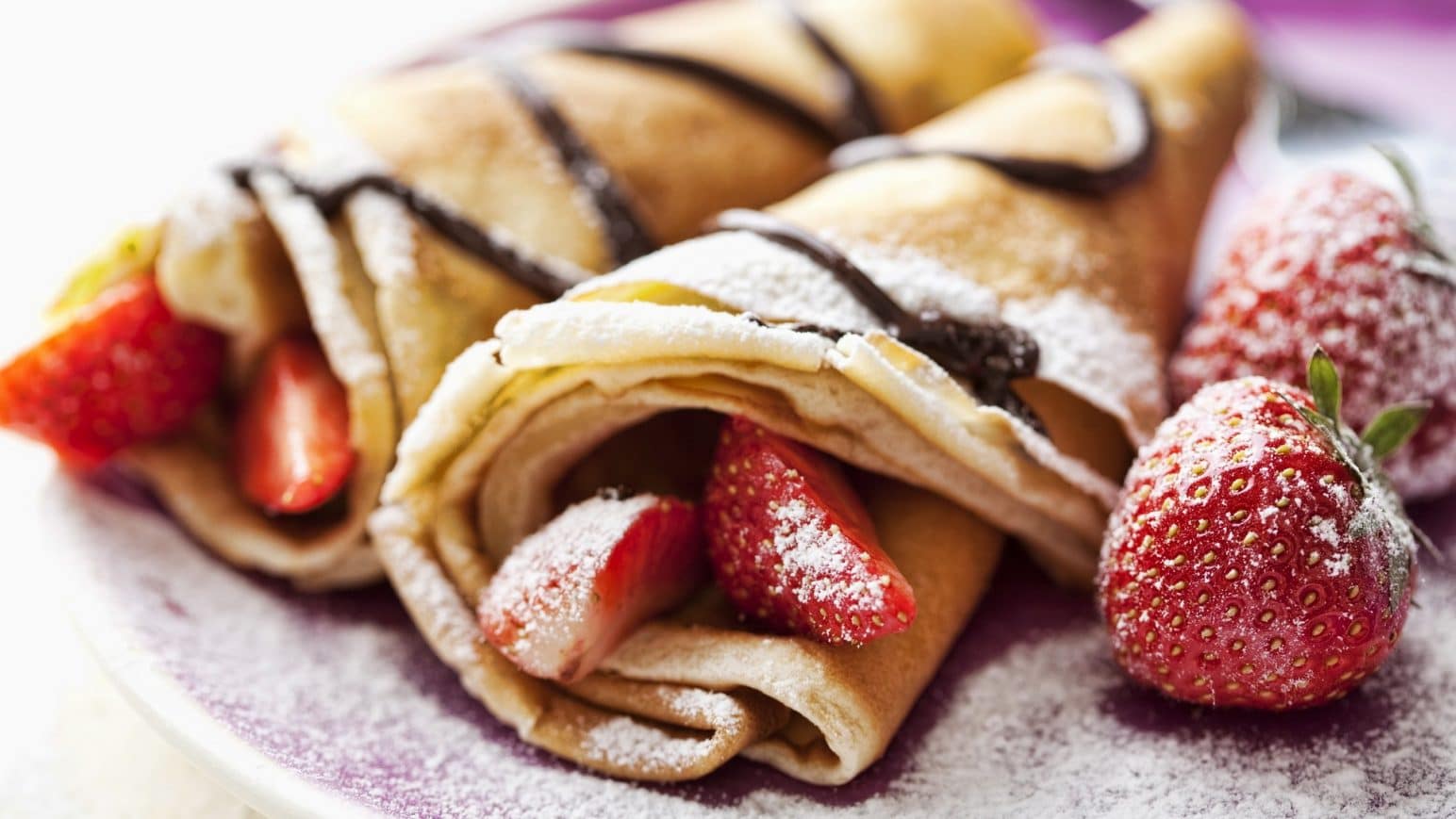 How to Make Crepes: No-Fail Technique: Delicious French Street Fare the Easy Way