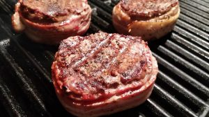 How to Easily Grill a Simple, Yet Delicious Filet Mignon How to Easily Grill a Simple, Yet Delicious Filet Mignon