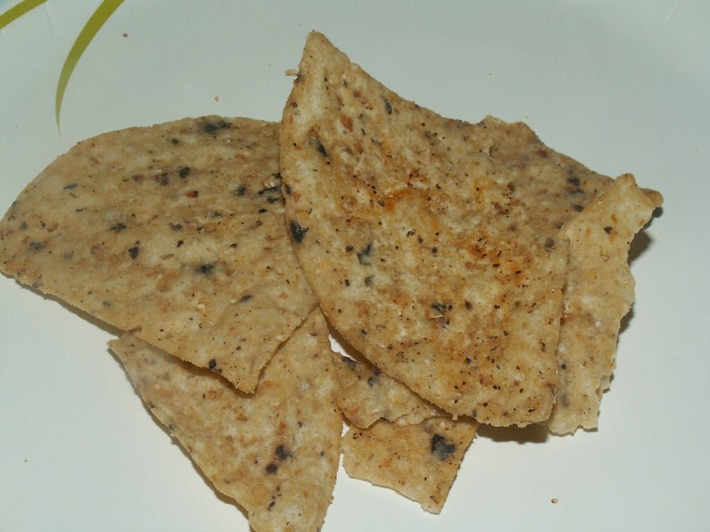 Tostitos Artisan Recipes Roasted Garlic and Black Bean Tortilla Chips