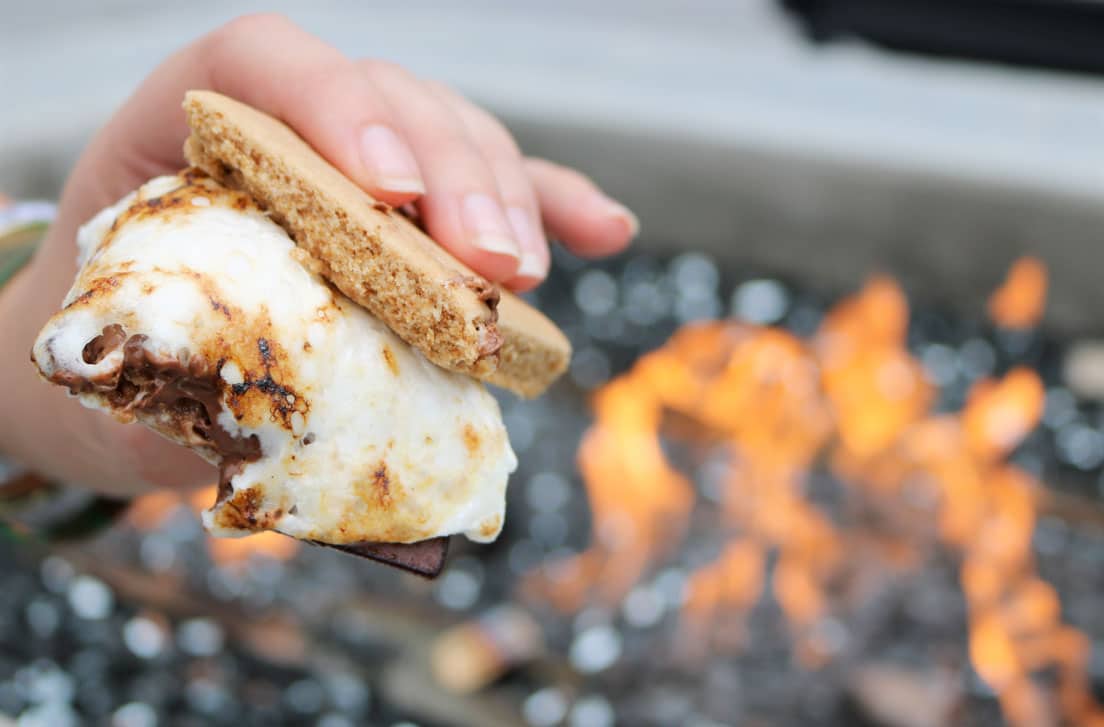 How to Make S'mores: An Easy Campfire Recipe