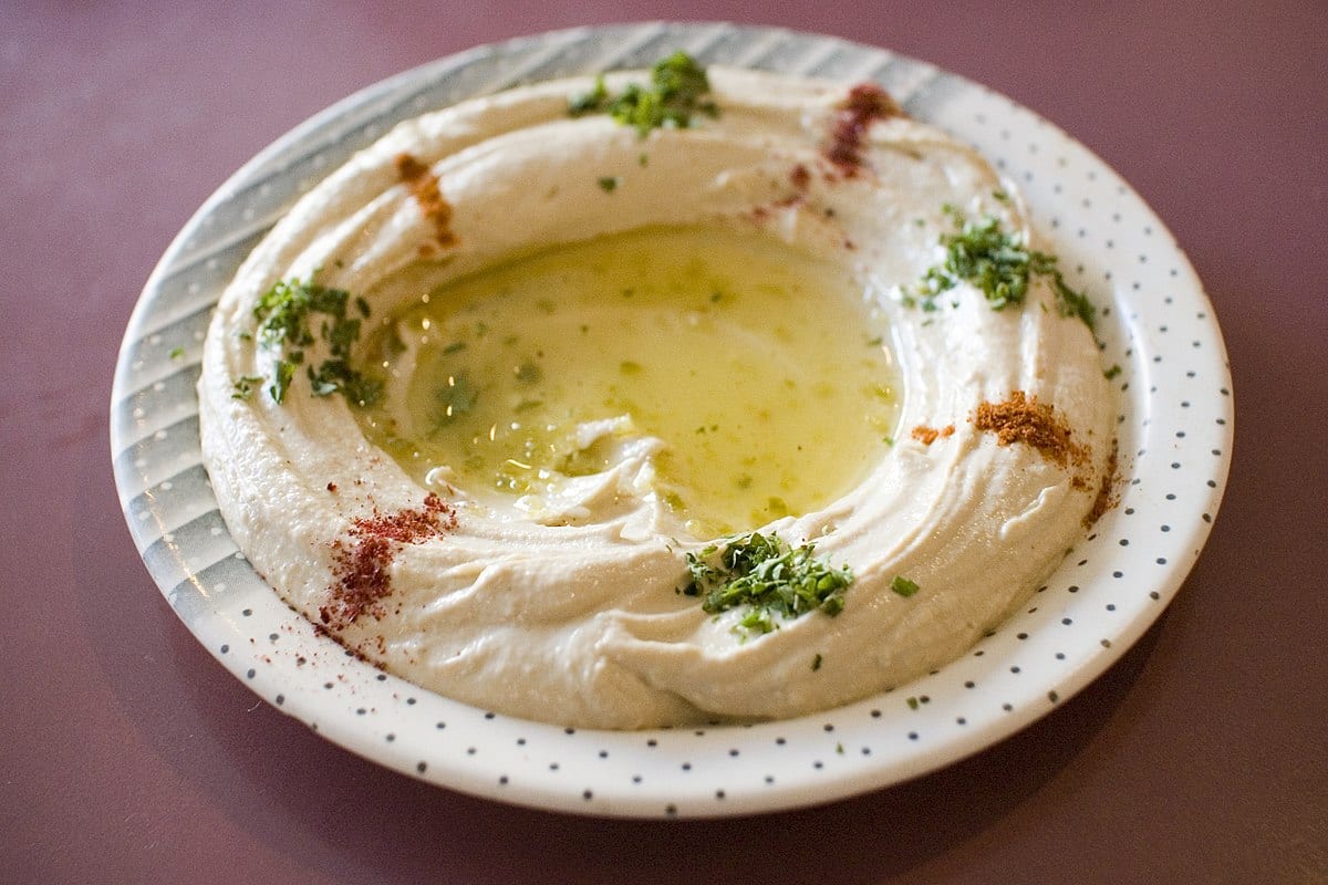 The Tastiest Hummus Recipe Around