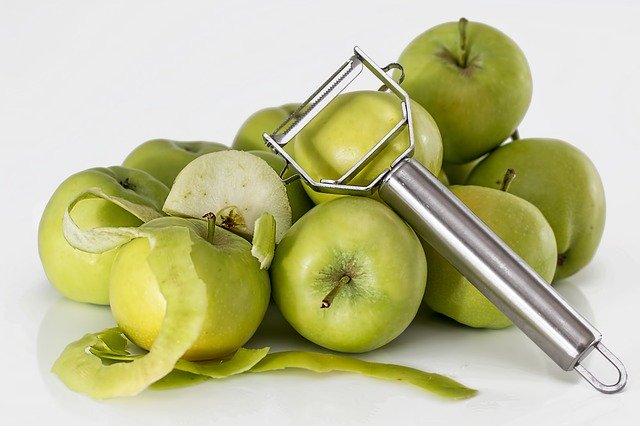 5 Best Apple Peelers for your Kitchen