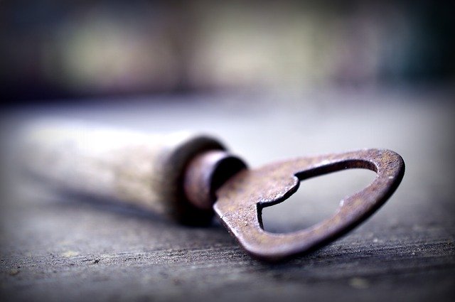 5 Best Bottle Openers for Your Kitchen