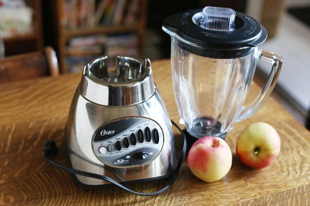 5 Best Oster Blenders For Your Kitchen