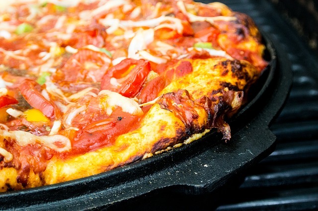 5 Best Pizza Pans for Your Kitchen