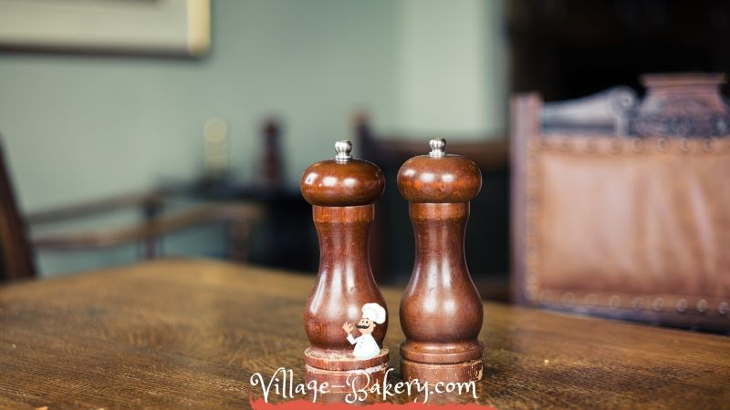 5 Best Salt and Pepper Grinder Sets For Your Kitchen