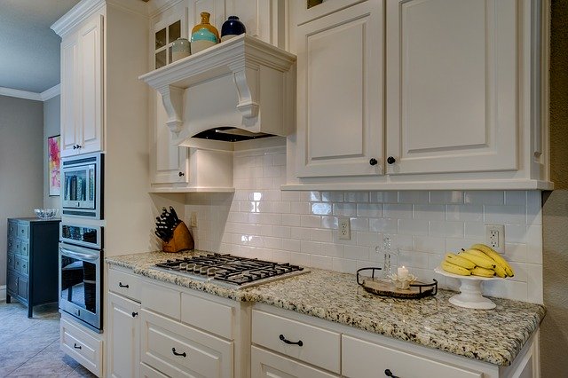 A Simple Guide for Cleaning and Maintaining Your Kitchen Cabinets