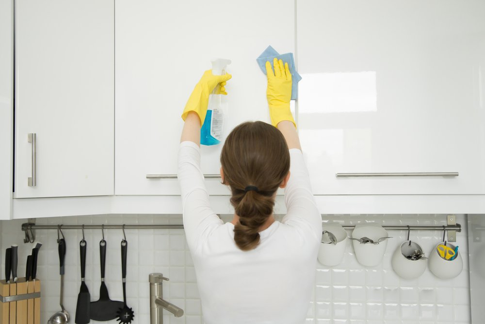 How to Clean Kitchen Cabinet Doors