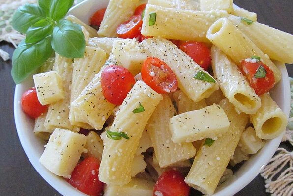 Caprese Pasta Salad 