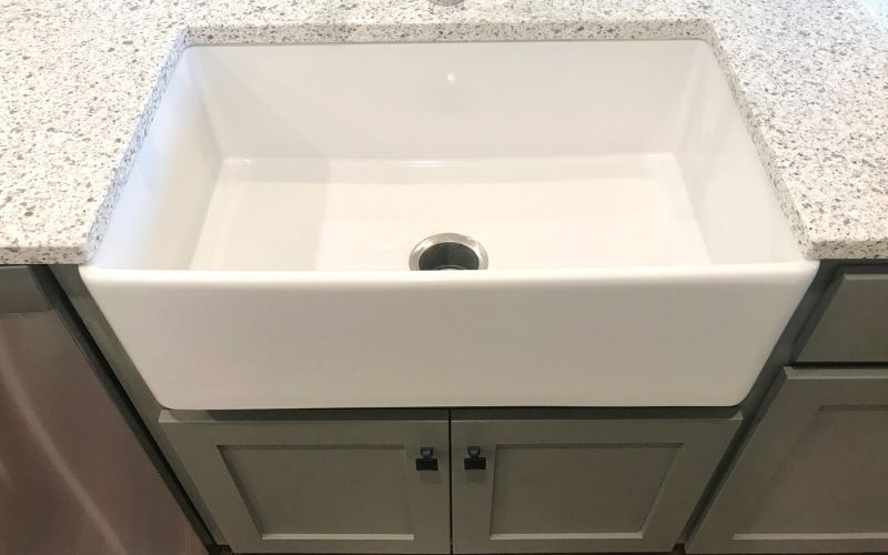 Farmhouse Sinks: Does Your Kitchen Deserve One?