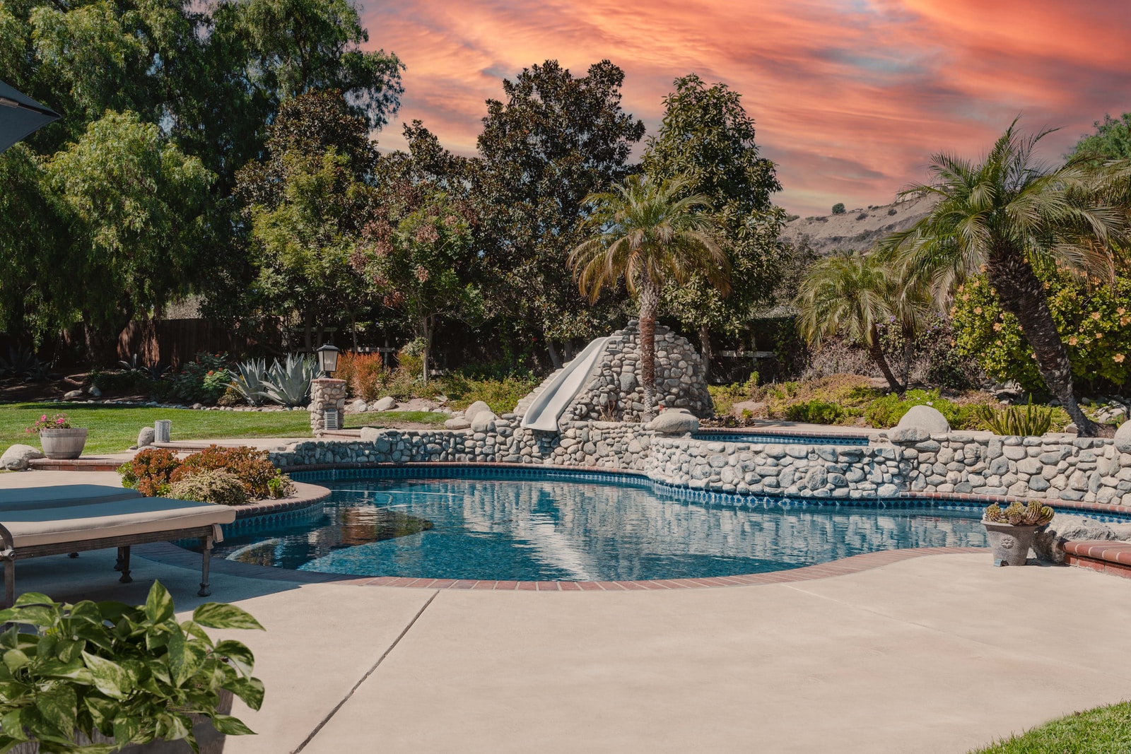 How to Create a Luxury Backyard with These Helpful Tips How to Create a Luxury Backyard with These Helpful Tips