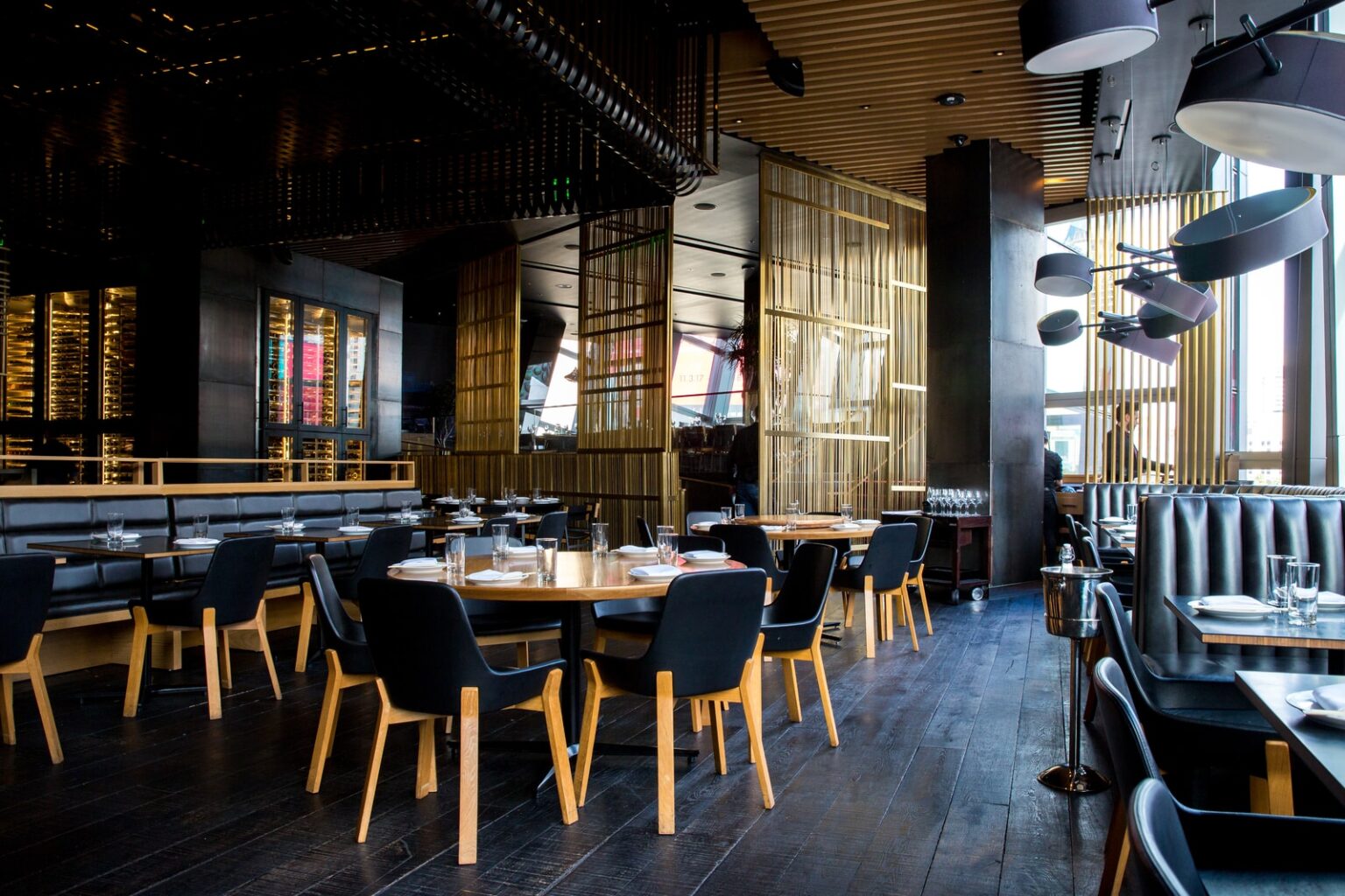 Advantages Of Folding Restaurant Chairs